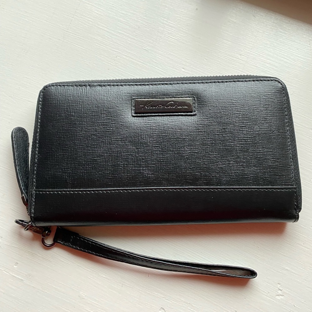 NWOT Kenneth Cole Leather Zip Wallet